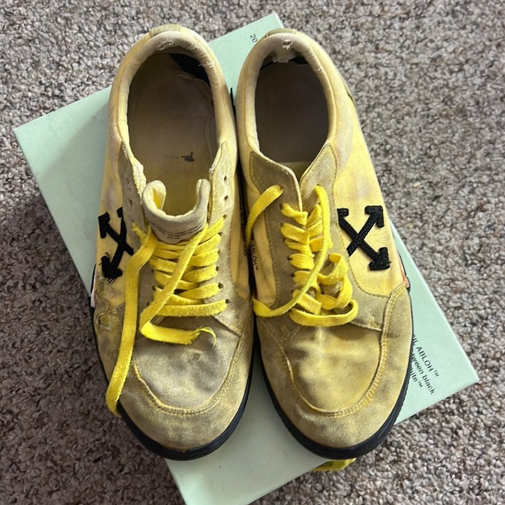 Vulcanized off whites